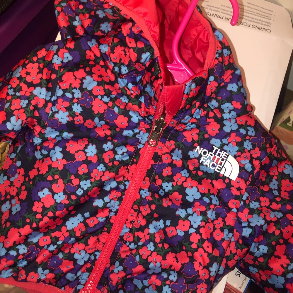 Baby girl Northface Jacket - Picture 2 of 4
